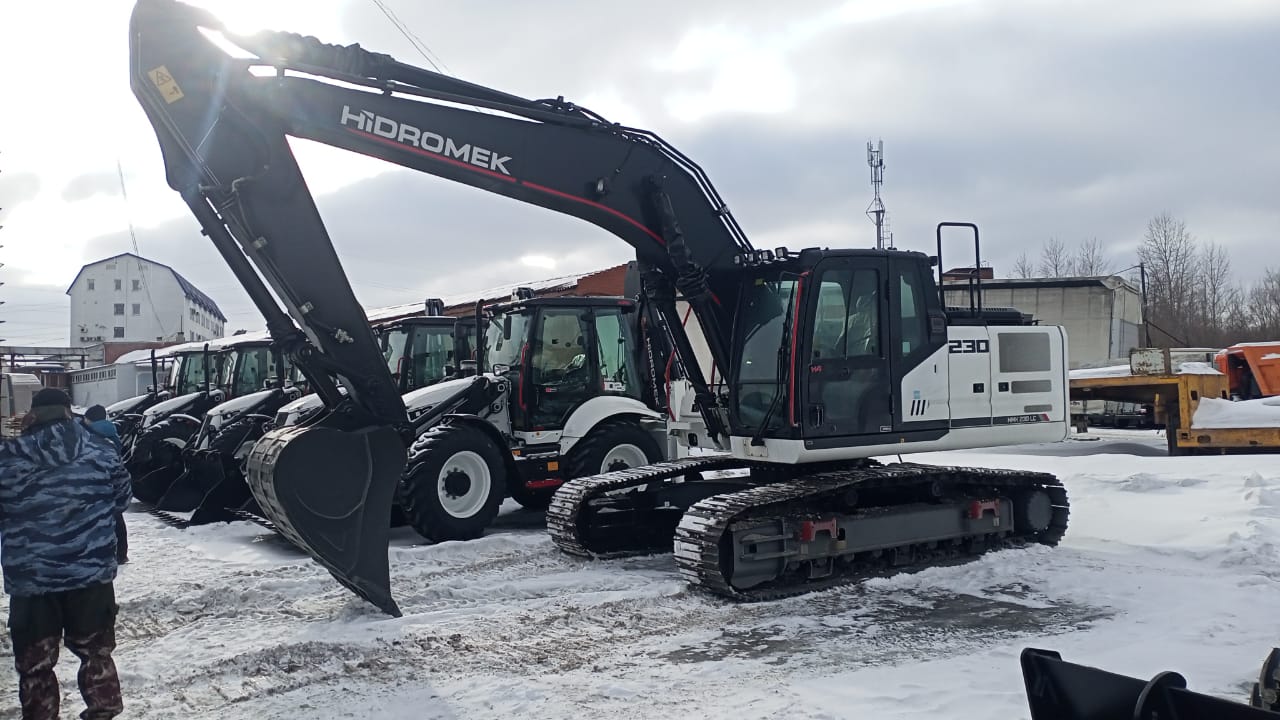 На наш склад поступил гусеничный экскаватор HIDROMEK HMK 230LC. | Машины и  Механизмы